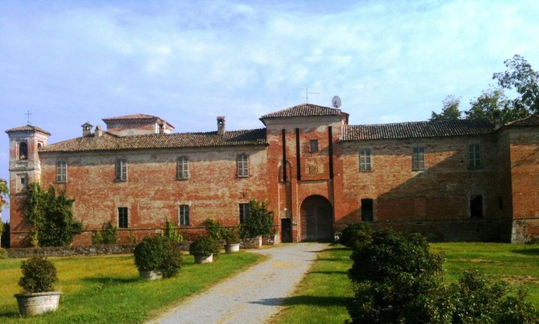 Castello della Bastardina: A Late-Medieval Fortress Residence in Italy