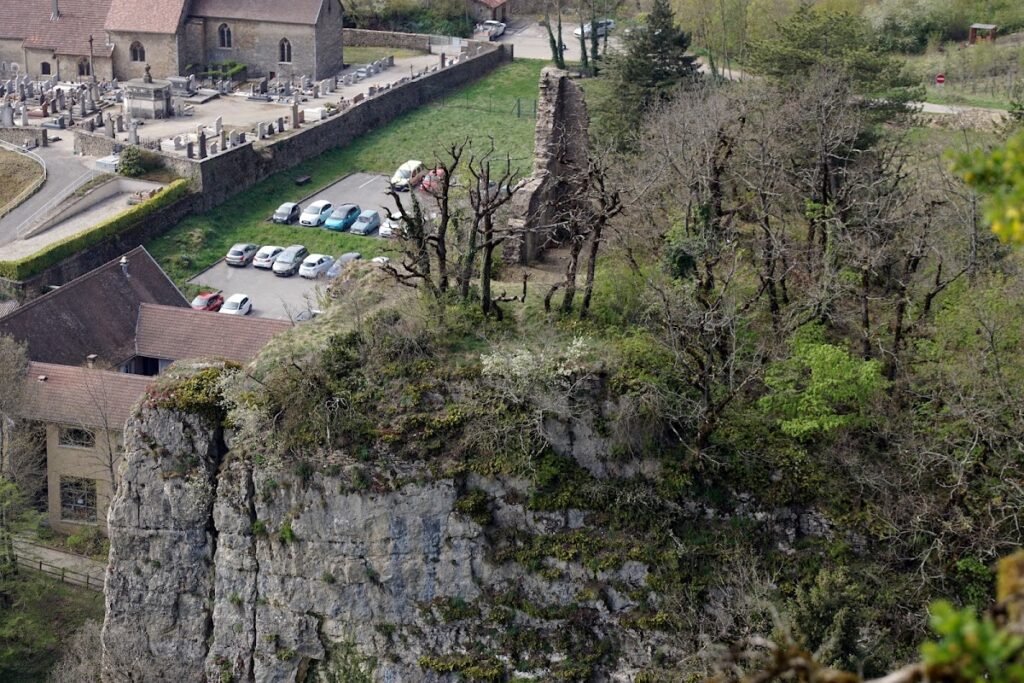Château du Cuchet: A Medieval Hilltop Fortified Castle in France 2 Château du Cuchet