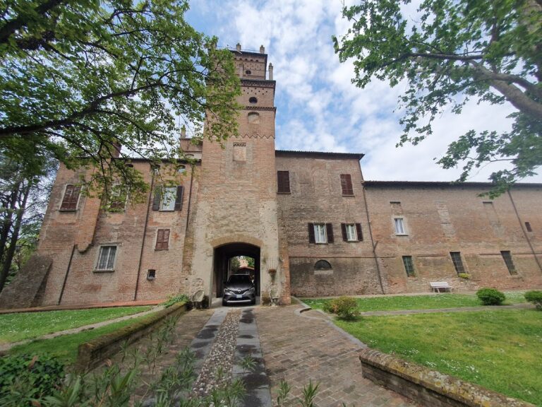 Castello di Santimento: A Medieval Lowland Castle in Italy