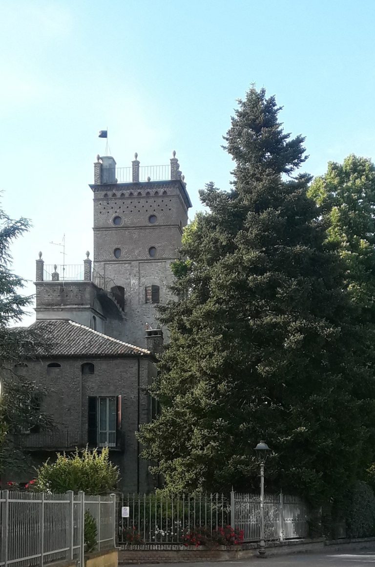 Castello di Santimento: A Medieval Lowland Castle in Italy