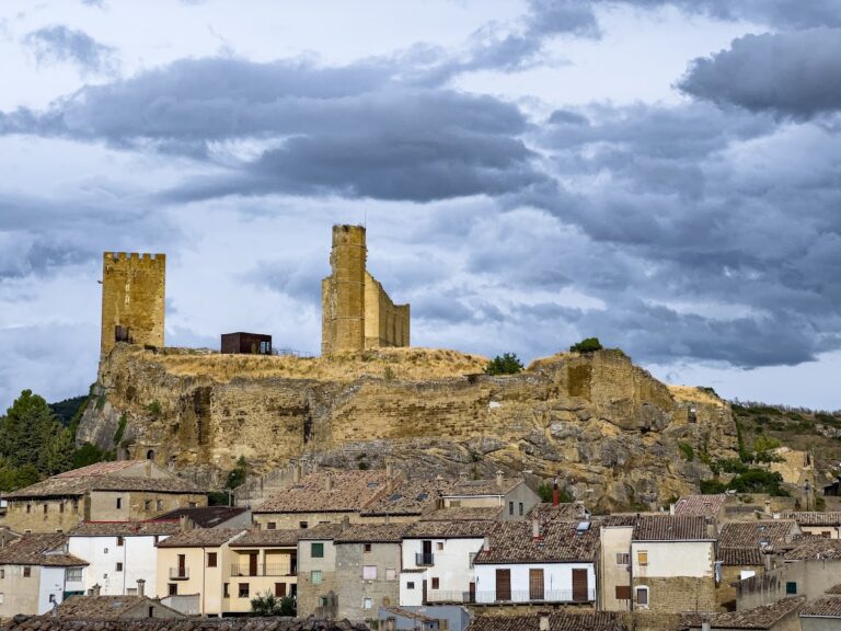 Castillo de Uncastillo: Medieval Fortification and Gothic Palace in Spain