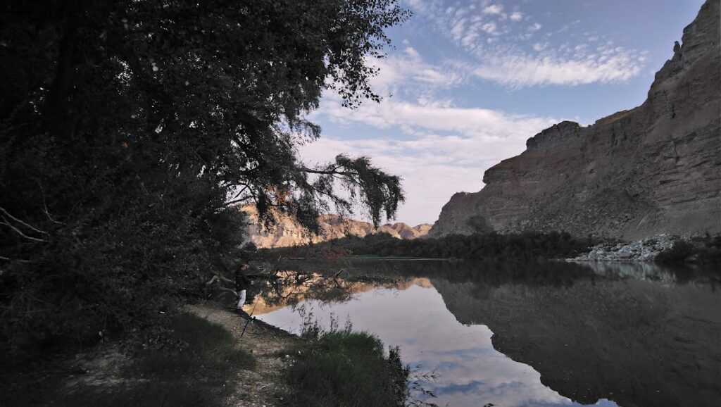 El Castellar: A Multiperiod Archaeological Complex beside the Ebro 3 El Castellar