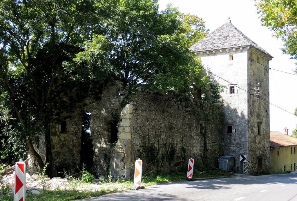 Trilek Castle: A Small Defensive and Representative Castle in Slovenia 1 Trilek Castle