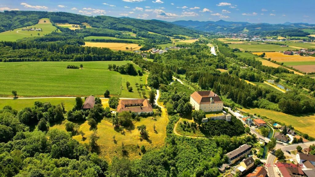 Schloss Ochsenburg: A Medieval Castle and Renaissance Palace in Austria 2 Schloss Ochsenburg