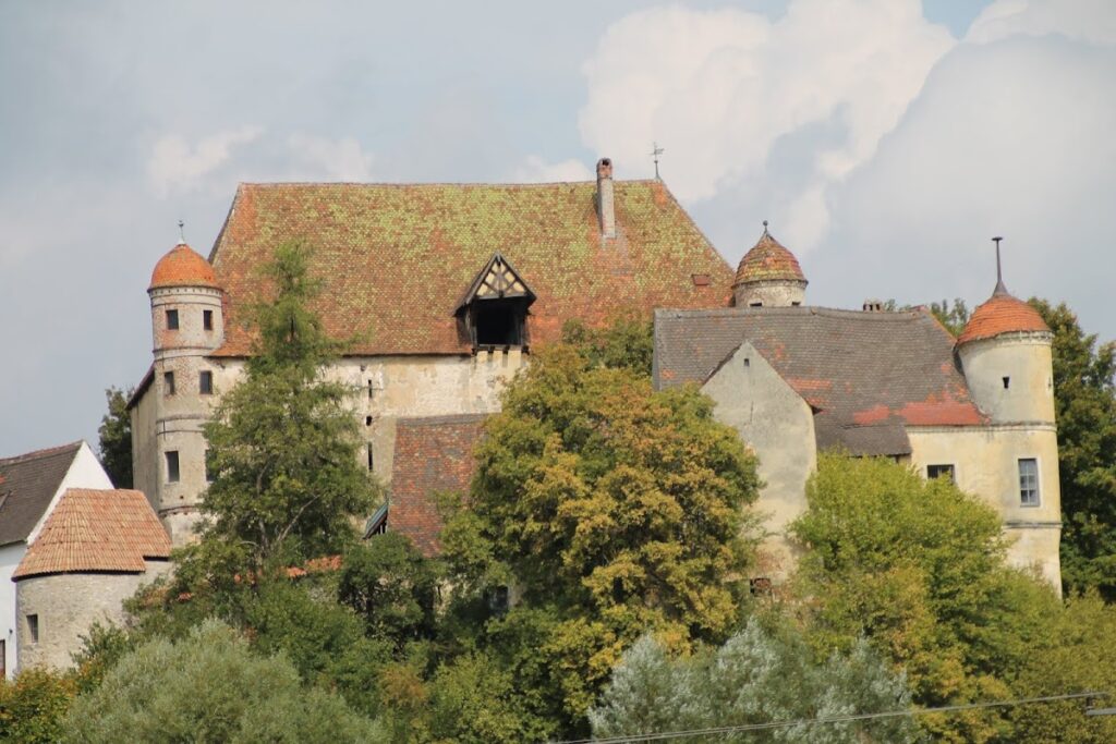 Burg Heimhof: A Medieval Residential Castle in Germany 1 Burg Heimhof