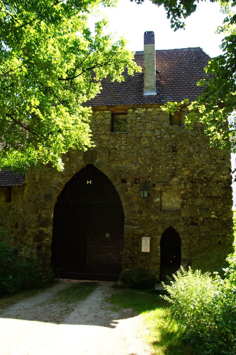 Burg Heimhof: A Medieval Residential Castle in Germany