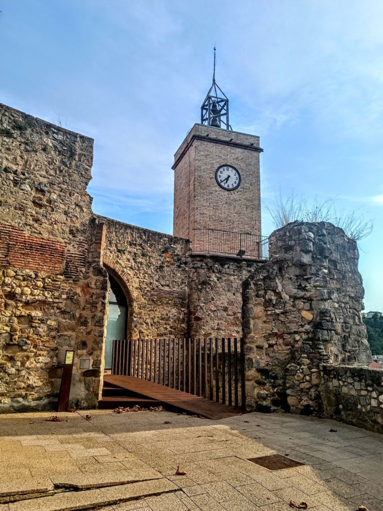 Castell de Gironella: Medieval Castle in Catalonia