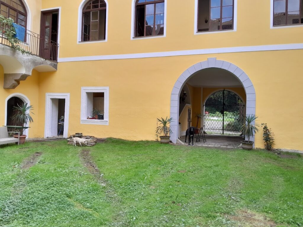 Trautenburg Castle: A Four-Winged Noble Residence in Austria 2 Trautenburg Castle