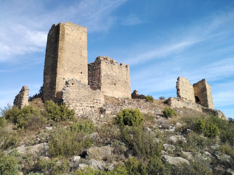 Castillo de Chera: A Muslim-Origin Hill Fortress in Spain