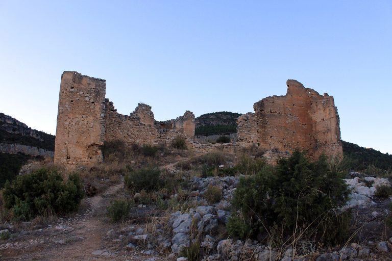 Castillo de Chera: A Muslim-Origin Hill Fortress in Spain