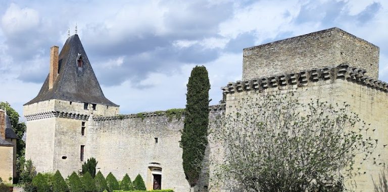 Château d’Aubigné: A Former Feudal Fortress in France