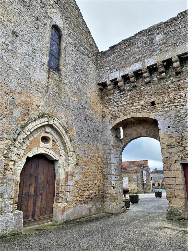 Château d'Aubigné: A Former Feudal Fortress in France 2 Château d'Aubigné