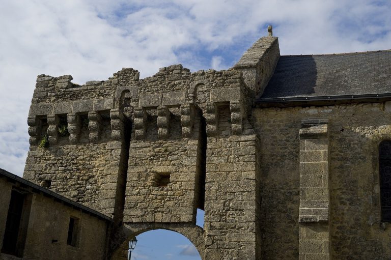Château d’Aubigné: A Former Feudal Fortress in France