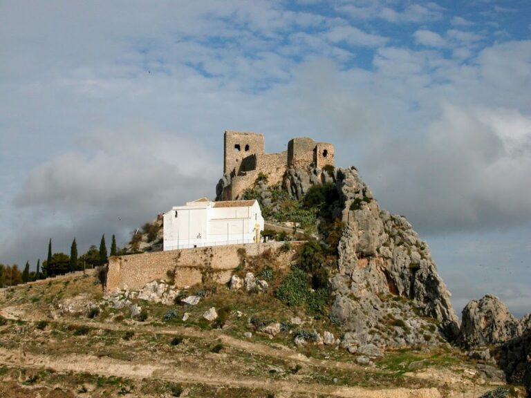 Castillo Venceire: A Hispano-Muslim Fortress in Luque, Spain