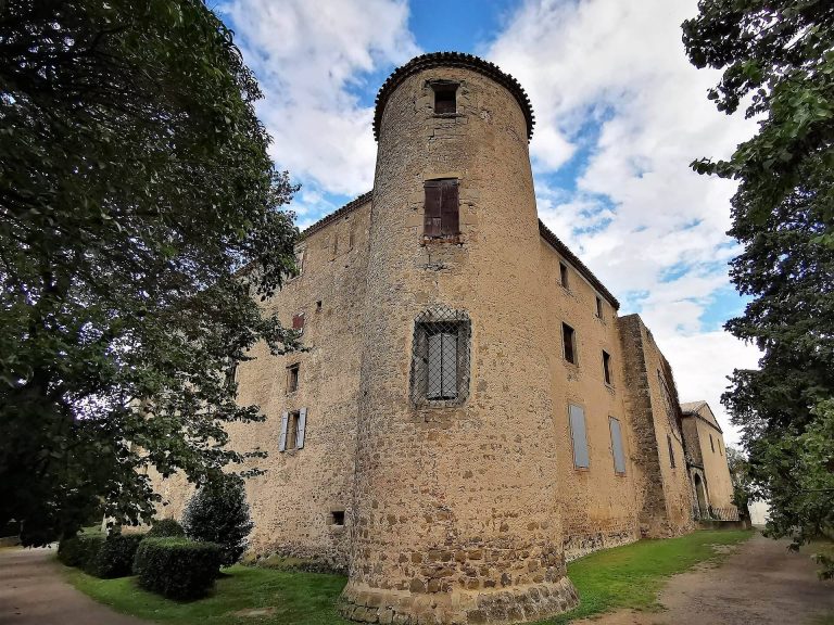 Leuc Castle: A Fortified Feudal Residence in France