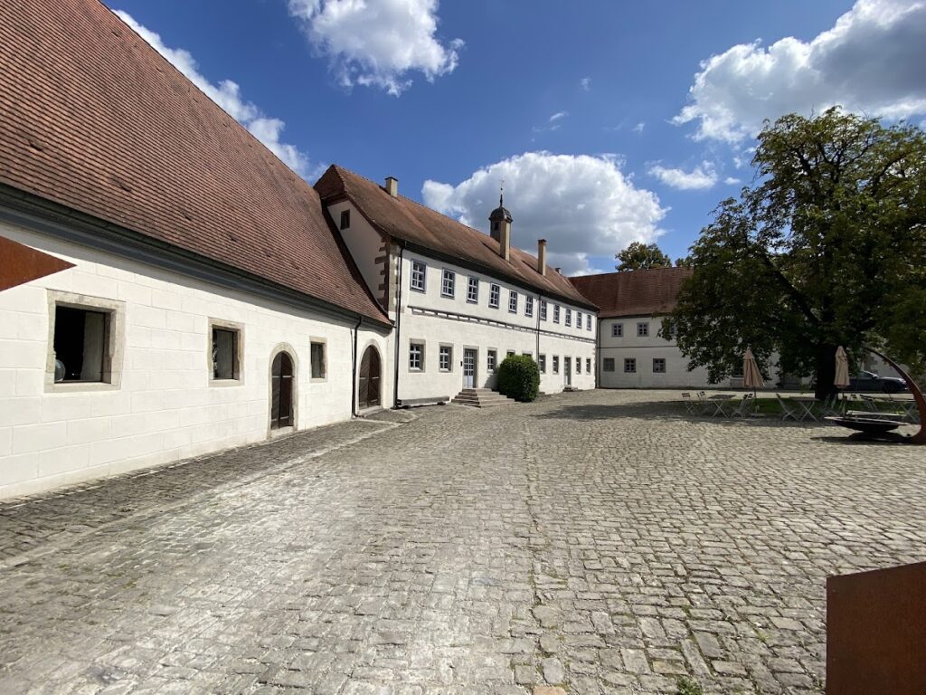 Wasserschloss Erkenbrechtshausen: A Water Castle in Crailsheim, Germany 1 Wasserschloss Erkenbrechtshausen