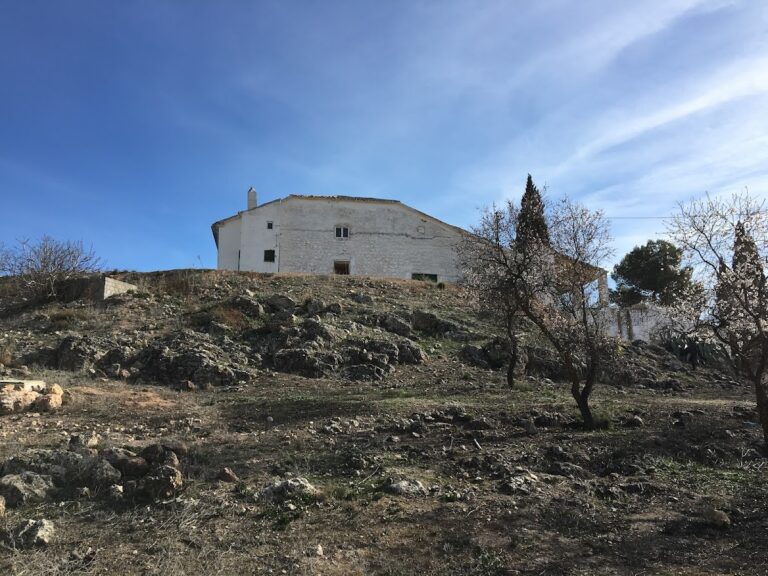 Castillo de Ríez: A Fortified Surveillance Site in Spain