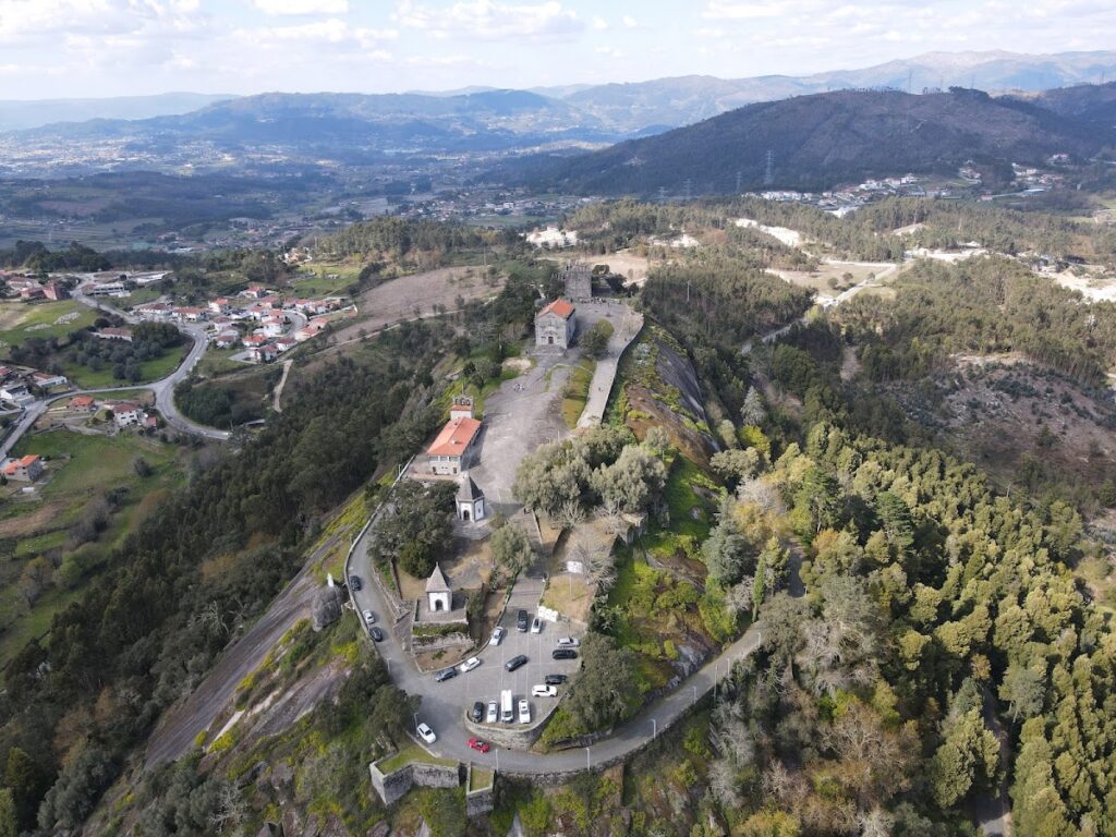 Castle of Lanhoso: A Medieval Fortification in Portugal 5 Castle of Lanhoso