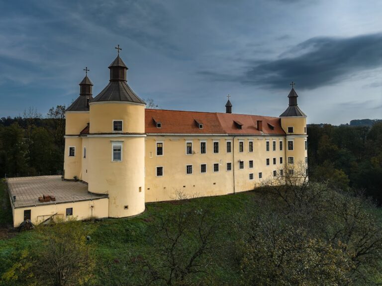Velika Nedelja Castle: Teutonic Order Frontier Fortress in Slovenia