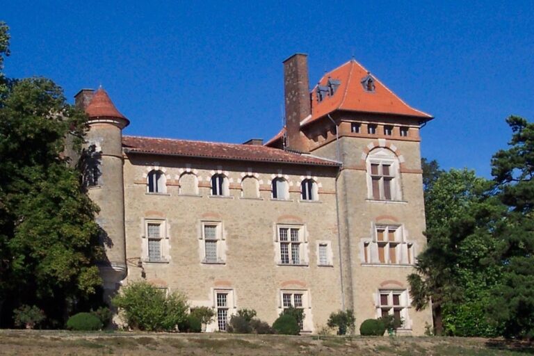 Château de Cambiac: A medieval and 19th-century château in Cambiac, France