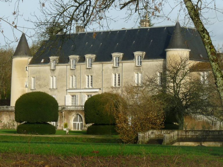 Château de Saint-Brice: a Historic Château and Park in France