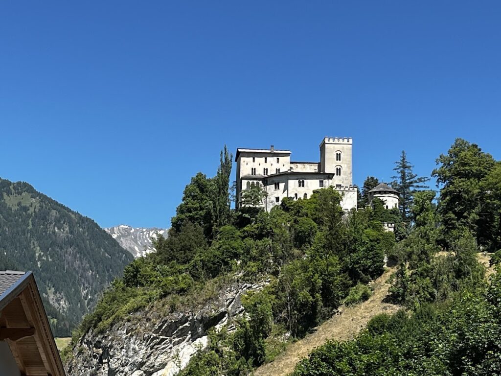 Schloss Weißenstein: A Historic Castle in Austria 1 Schloss Weißenstein