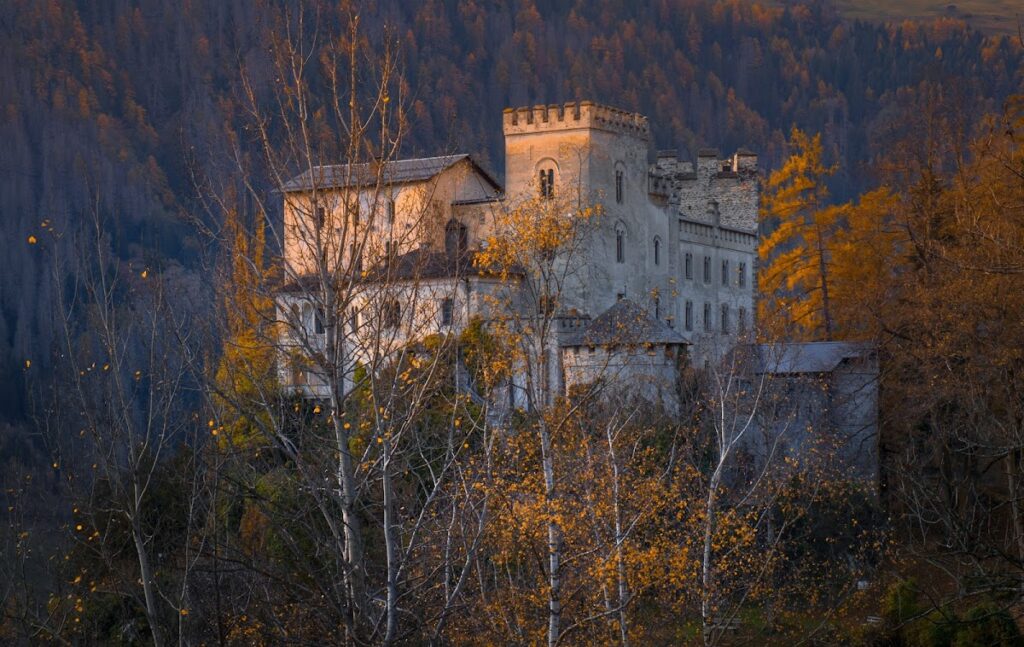 Schloss Weißenstein: A Historic Castle in Austria 2 Schloss Weißenstein