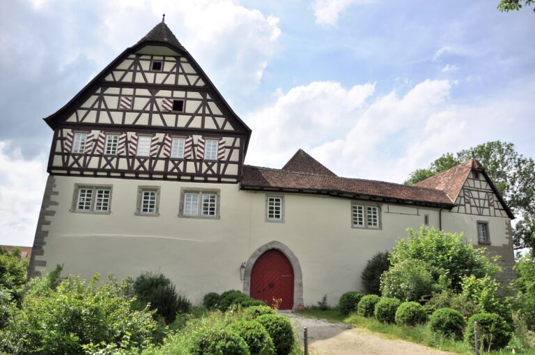Schloss Honhardt: A Former Moated Castle and Administrative Seat in Germany
