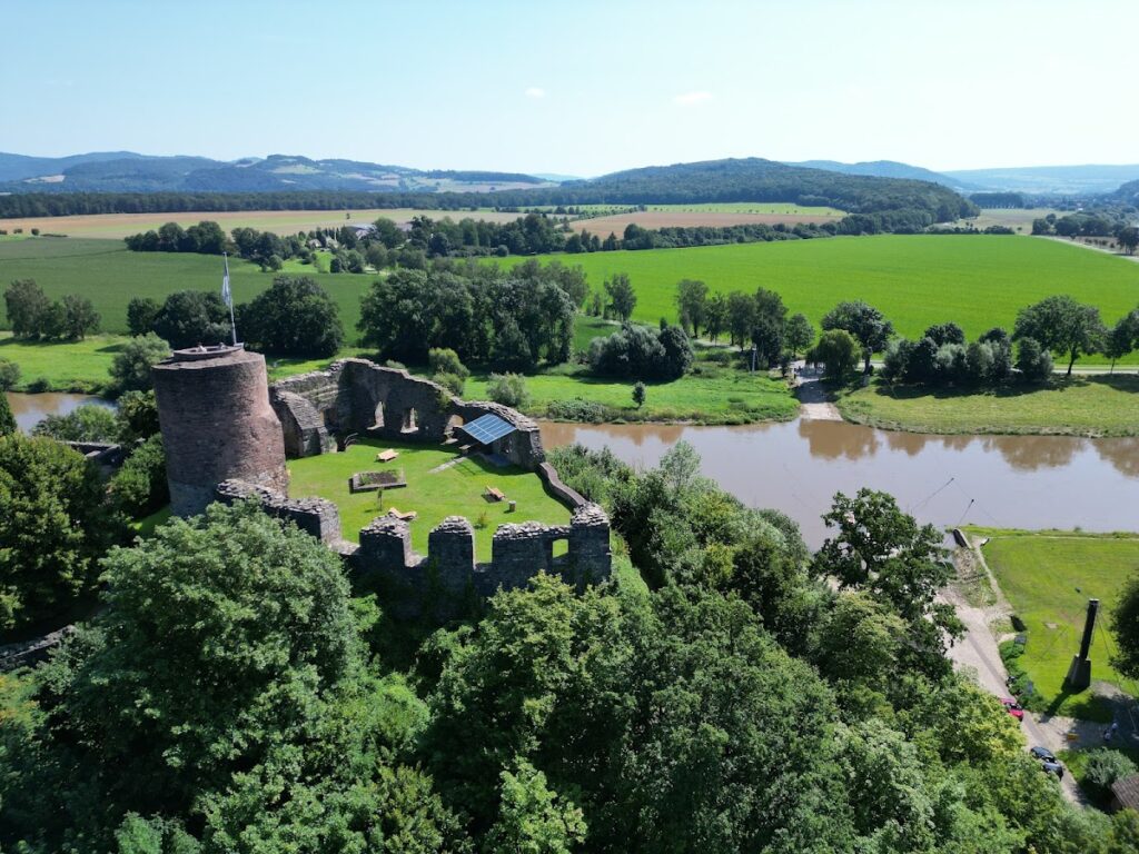 Burg Polle: A Hill Castle of the Counts of Everstein 5 Burg Polle