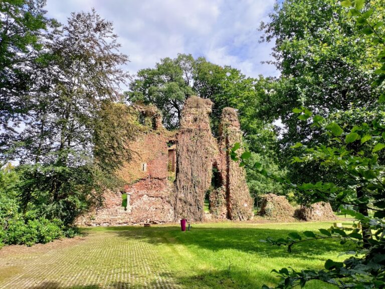 Burg Lage: A Medieval Episcopal Castle in Germany