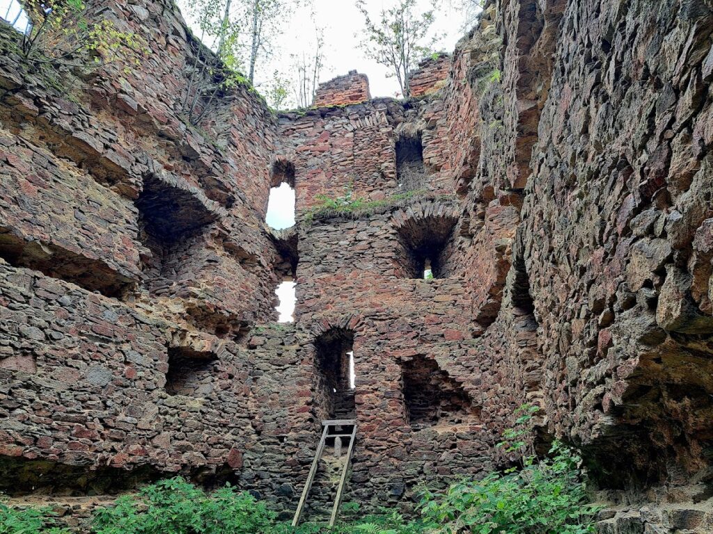 Świecie Castle: A Medieval Border Fortress in Poland 3 Świecie Castle
