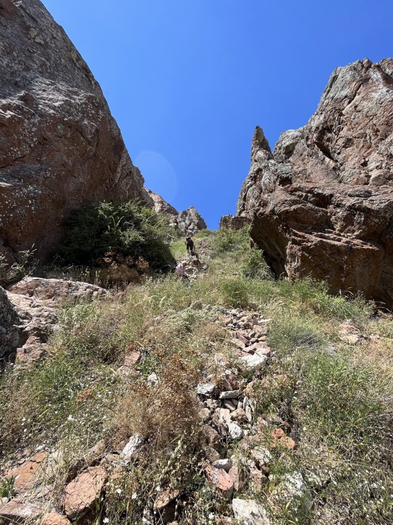 Loulon: A Byzantine and Seljuk Frontier Fortress in Turkey