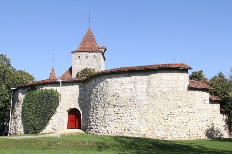 Nidau Castle: Seat of the Nidau Bailiwick and District Administration