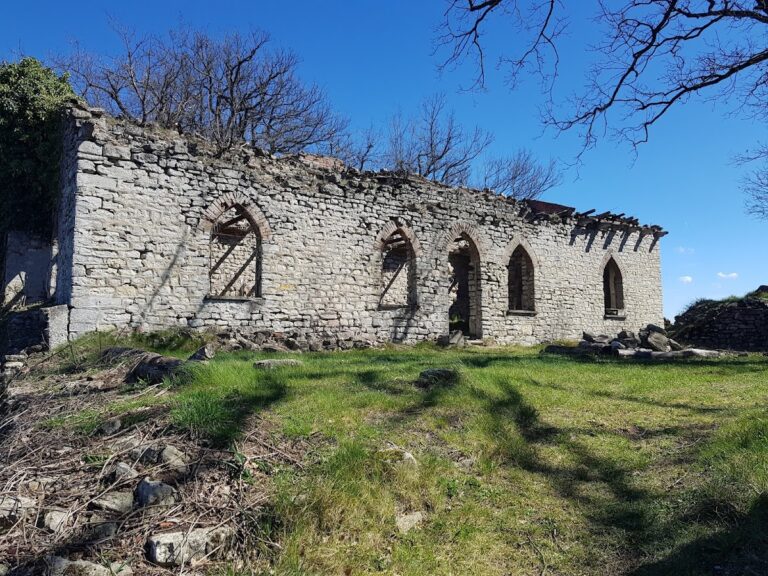 Castello di Sorli: A Ruined Medieval Castle in Italy