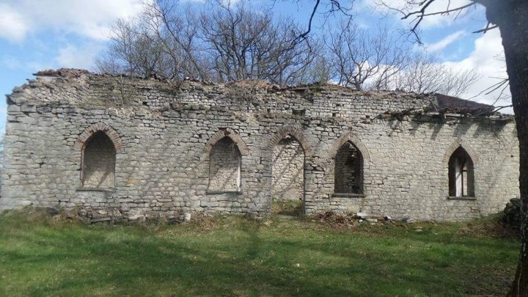 Castello di Sorli: A Ruined Medieval Castle in Italy