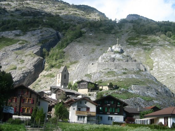 Gestelnburg: A Medieval Hill Castle in Switzerland