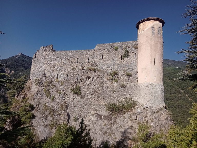 Castle of Guillaumes: A Strategic Fortress in France