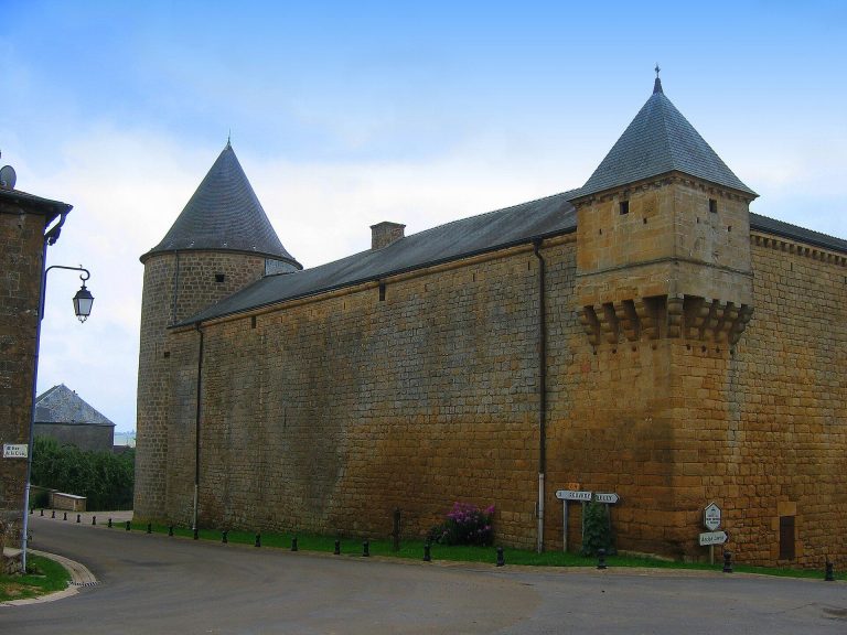 Château de L’Échelle: A Fortified Castle in France’s Ardennes
