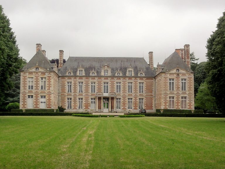 Château du Fayel: A Seventeenth-Century Residence in France