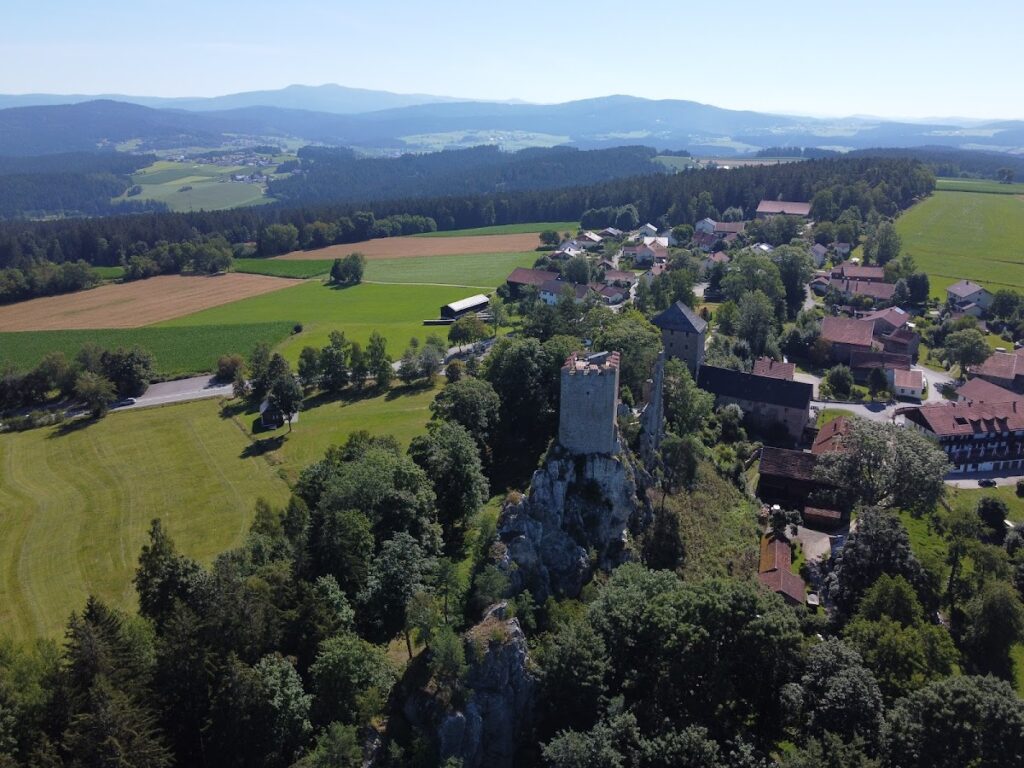 Weißenstein Castle: A Medieval Hill Castle in Bavaria 5 Weißenstein Castle