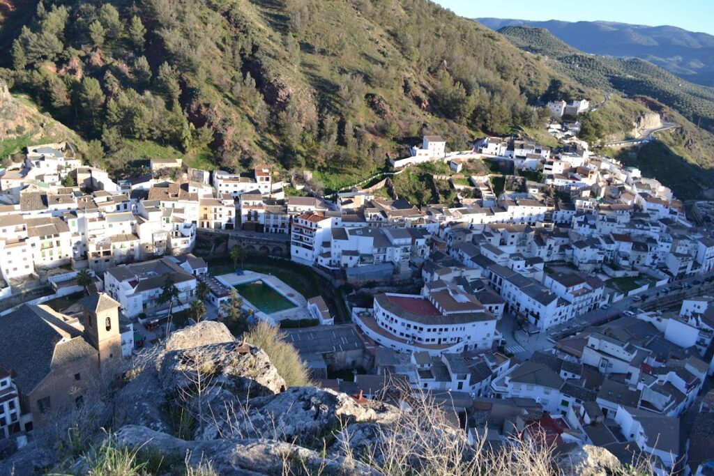 Cambil Castle: A Nasrid Frontier Fortress in Spain 1 Castillo de Cambil