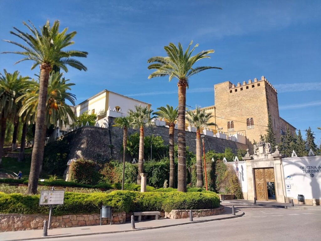 Castillo de los Duques de Sessa: A Hispano-Muslim Fortress in Cabra 2 Castillo de los Duques de Sessa