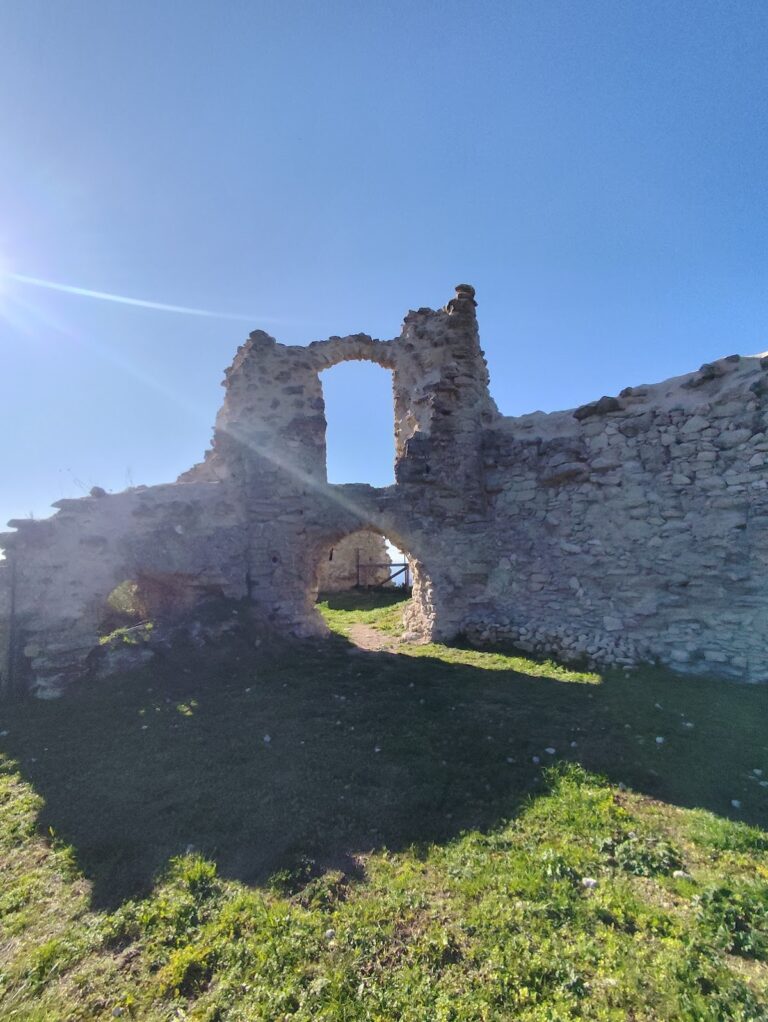 Aiello Calabro Castle: A Hilltop Fortress in Calabria