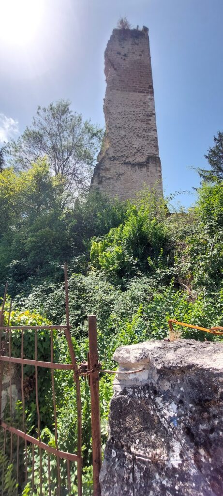 Norman Castle of Anversa degli Abruzzi: A Medieval Fortified Complex 2 Norman castle of Anversa degli Abruzzi
