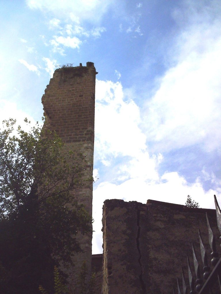 Norman Castle of Anversa degli Abruzzi: A Medieval Fortified Complex