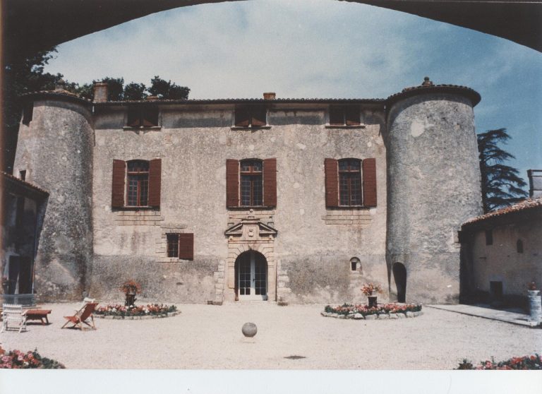 Château de la Calade: A Historic Provençal Country House in France