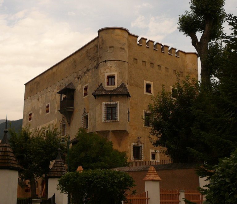 Herbstenburg: A Fortified Residence in Dobbiaco, Italy