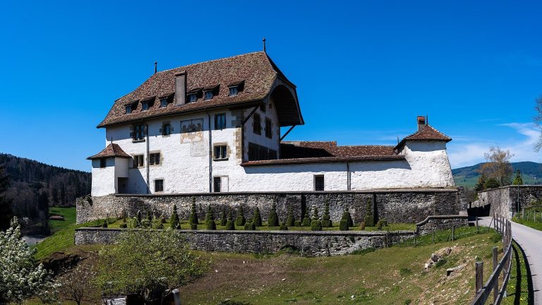 Corbières Castle: A Savoyard Stronghold and Fribourg Residence