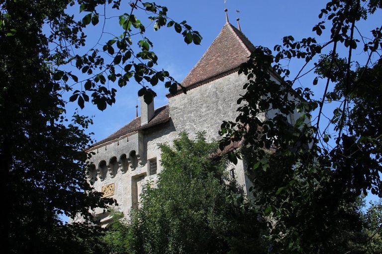 Surpierre Castle: A Medieval Fortress and Renaissance Bailiff’s Residence in Switzerland