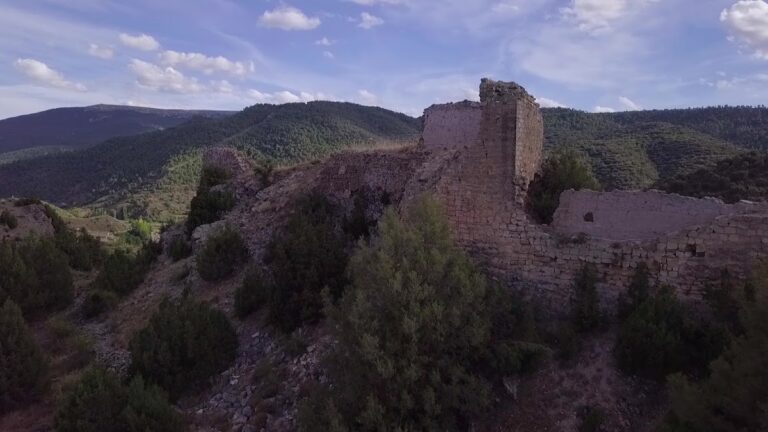 Castillo de Valacloche: A 13th-century medieval castle above Valacloche, Spain